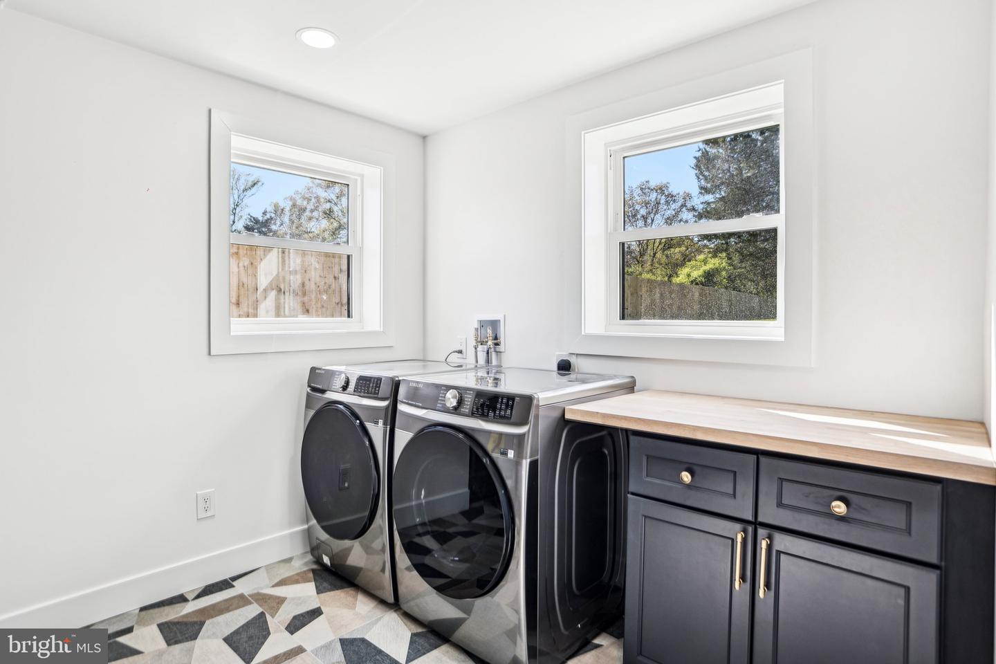 5302 OLD MILL RD, ALEXANDRIA, Virginia 22309, 4 Bedrooms Bedrooms, ,3 BathroomsBathrooms,Residential,For sale,5302 OLD MILL RD,VAFX2256114 MLS # VAFX2256114