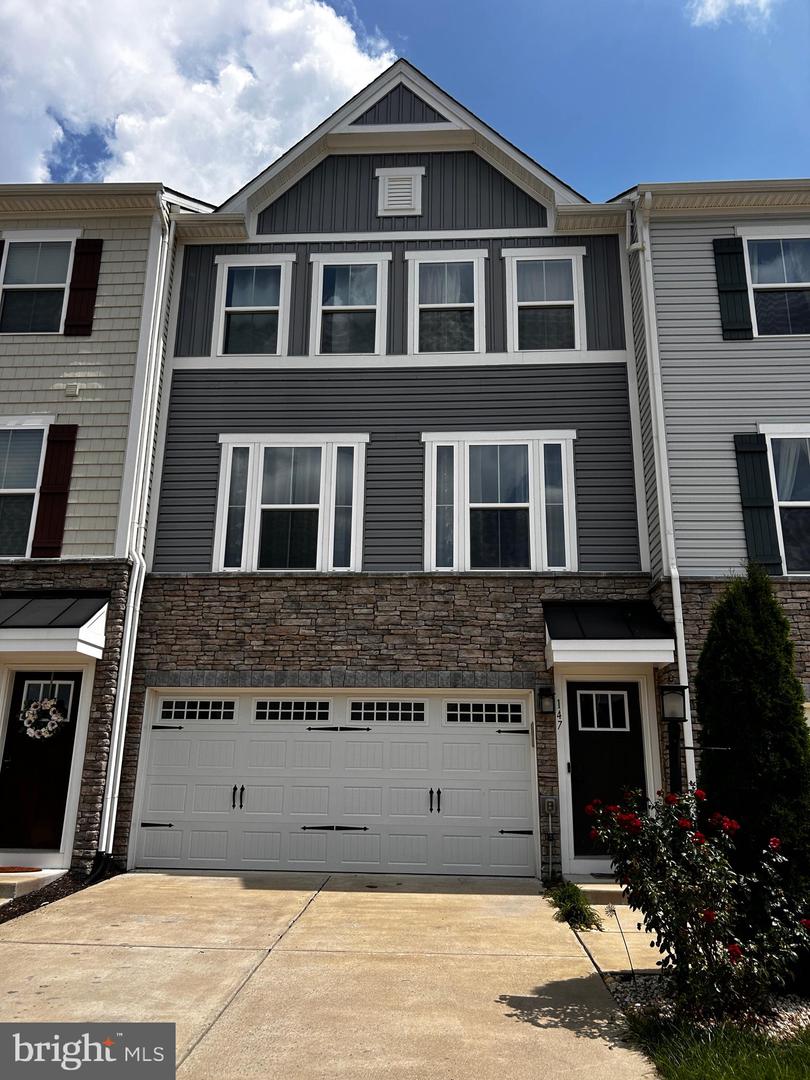 147 BURKWOOD TER, LAKE FREDERICK, Virginia 22630, 3 Bedrooms Bedrooms, ,3 BathroomsBathrooms,Residential,For sale,147 BURKWOOD TER,VAFV2035508 MLS # VAFV2035508