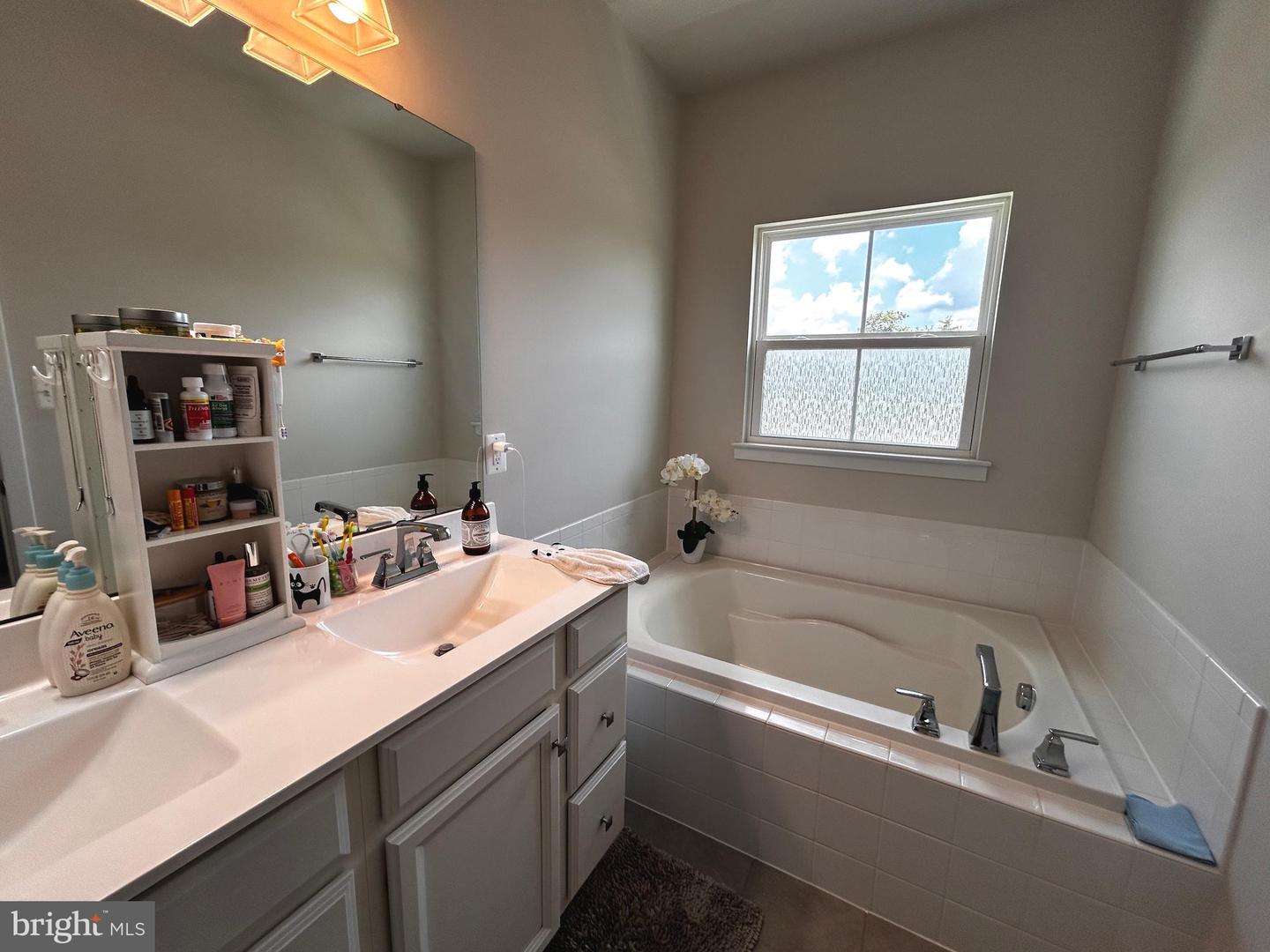 147 BURKWOOD TER, LAKE FREDERICK, Virginia 22630, 3 Bedrooms Bedrooms, ,3 BathroomsBathrooms,Residential,For sale,147 BURKWOOD TER,VAFV2035508 MLS # VAFV2035508
