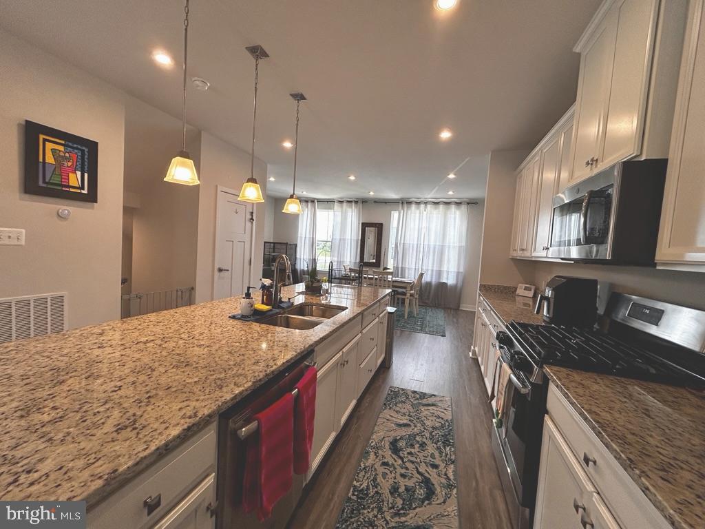 147 BURKWOOD TER, LAKE FREDERICK, Virginia 22630, 3 Bedrooms Bedrooms, ,3 BathroomsBathrooms,Residential,For sale,147 BURKWOOD TER,VAFV2035508 MLS # VAFV2035508
