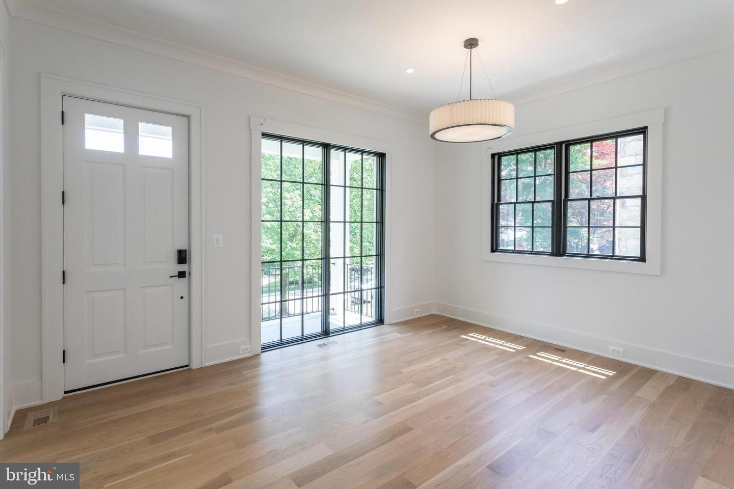 3134 18TH ST N, ARLINGTON, Virginia 22201, 5 Bedrooms Bedrooms, ,5 BathroomsBathrooms,Residential,For sale,3134 18TH ST N,VAAR2061062 MLS # VAAR2061062