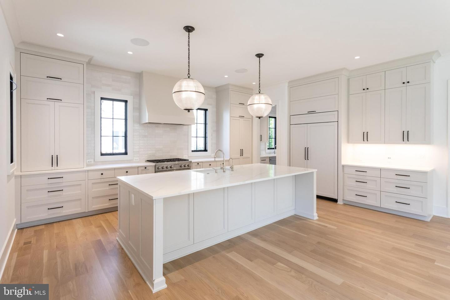 3134 18TH ST N, ARLINGTON, Virginia 22201, 5 Bedrooms Bedrooms, ,5 BathroomsBathrooms,Residential,For sale,3134 18TH ST N,VAAR2061062 MLS # VAAR2061062