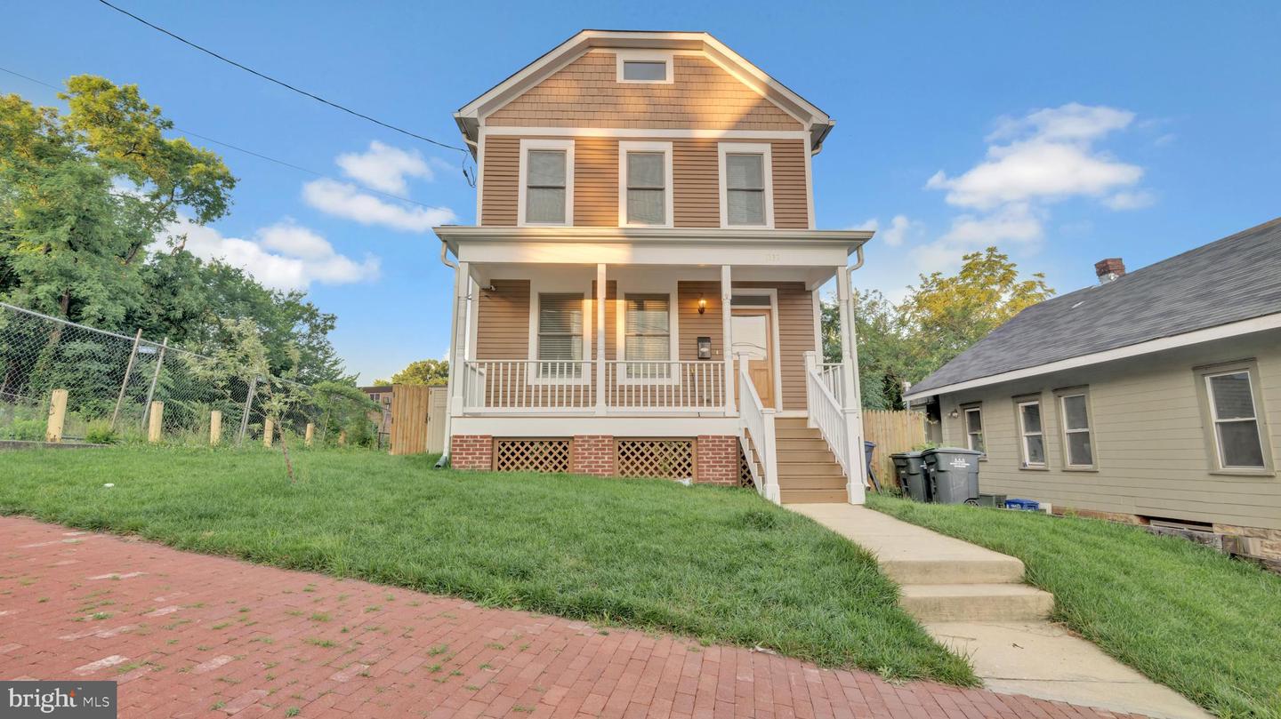 1337 MAPLE VIEW PL SE, WASHINGTON, District Of Columbia 20020, 3 Bedrooms Bedrooms, ,2 BathroomsBathrooms,Residential,For sale,1337 MAPLE VIEW PL SE,DCDC2210998 MLS # DCDC2210998