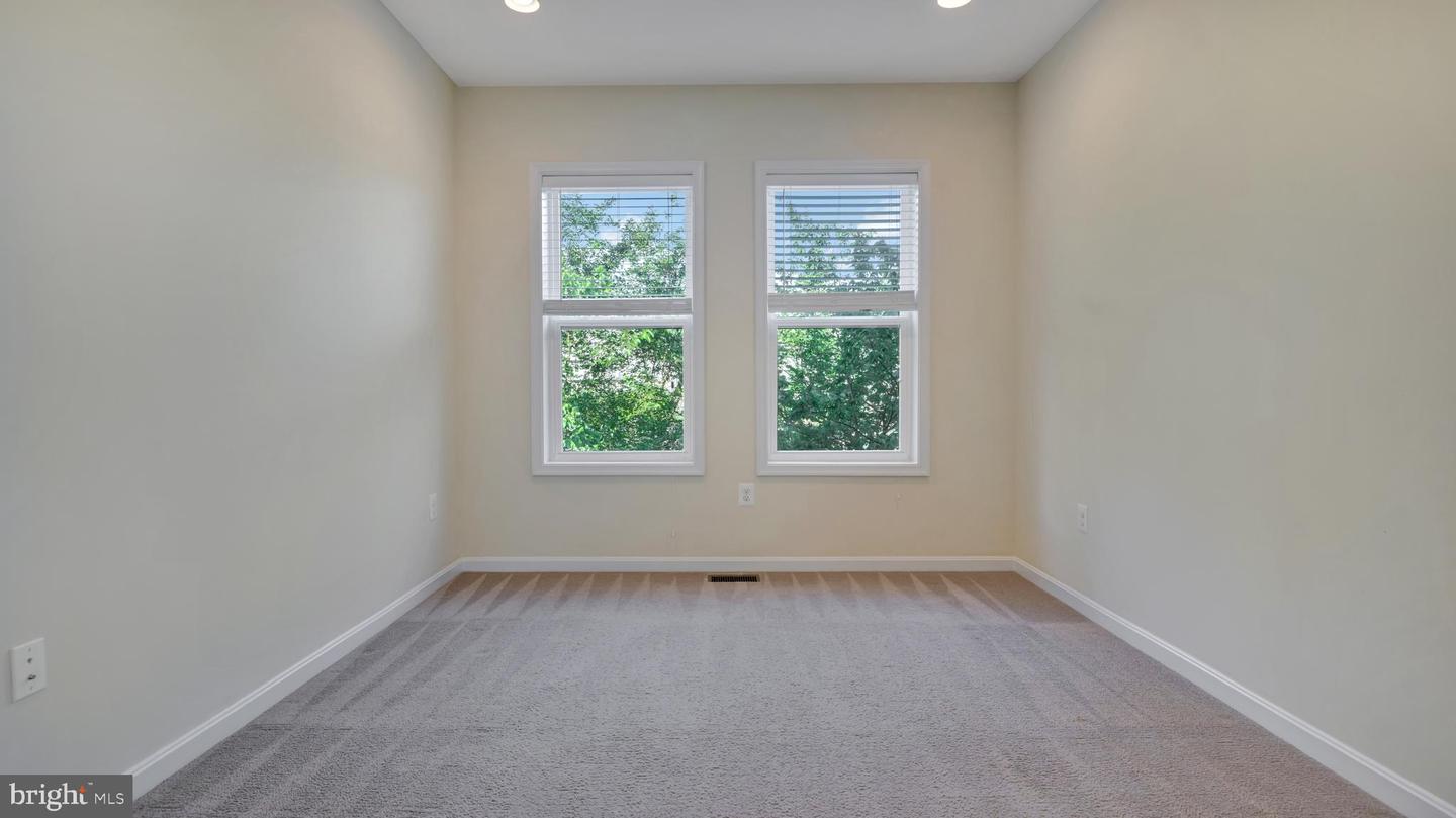 1337 MAPLE VIEW PL SE, WASHINGTON, District Of Columbia 20020, 3 Bedrooms Bedrooms, ,2 BathroomsBathrooms,Residential,For sale,1337 MAPLE VIEW PL SE,DCDC2210998 MLS # DCDC2210998