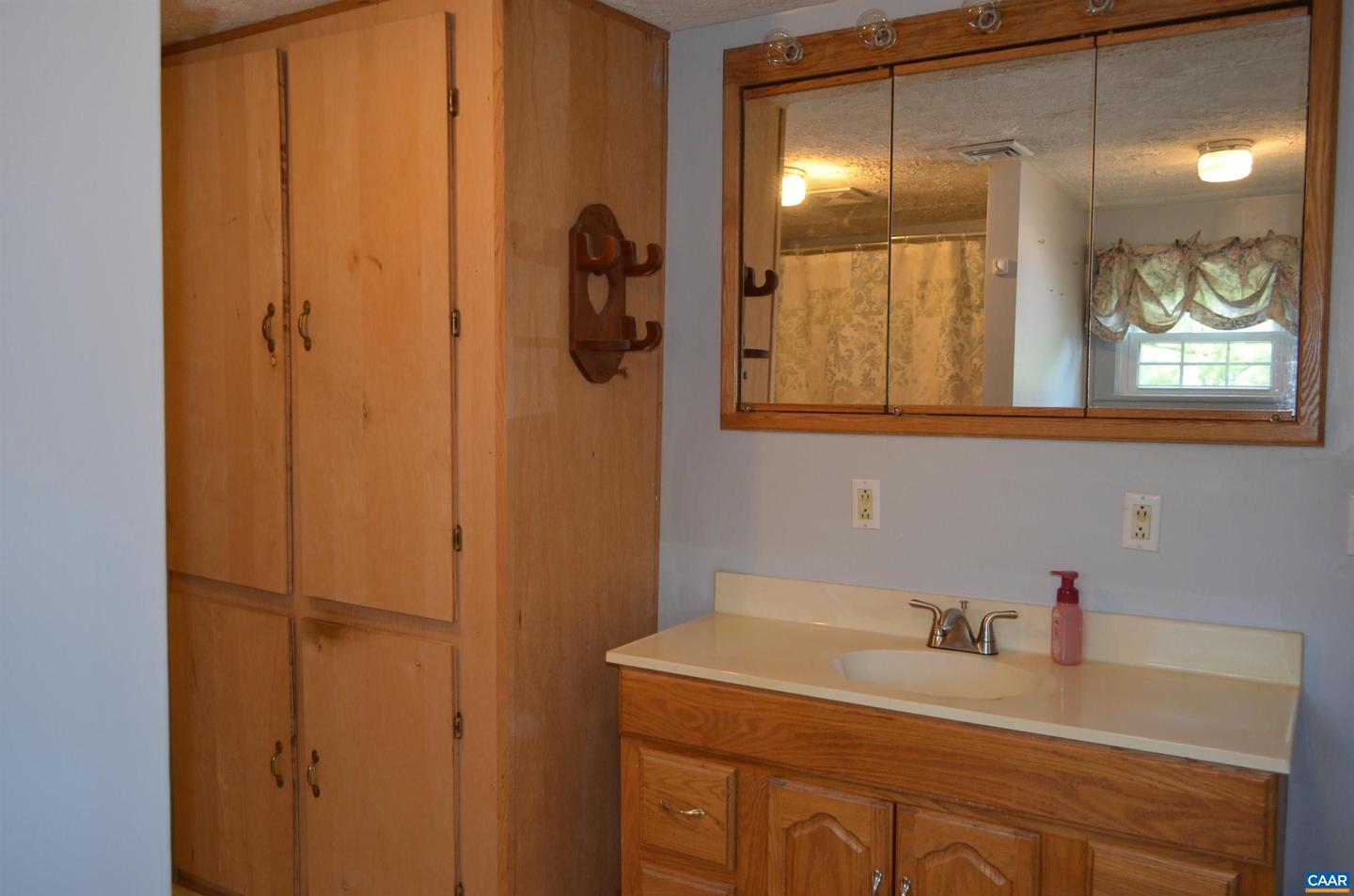 10778 ROCKFISH RIVER RD, SHIPMAN, Virginia 22971, 3 Bedrooms Bedrooms, ,2 BathroomsBathrooms,Residential,For sale,10778 ROCKFISH RIVER RD,666883 MLS # 666883