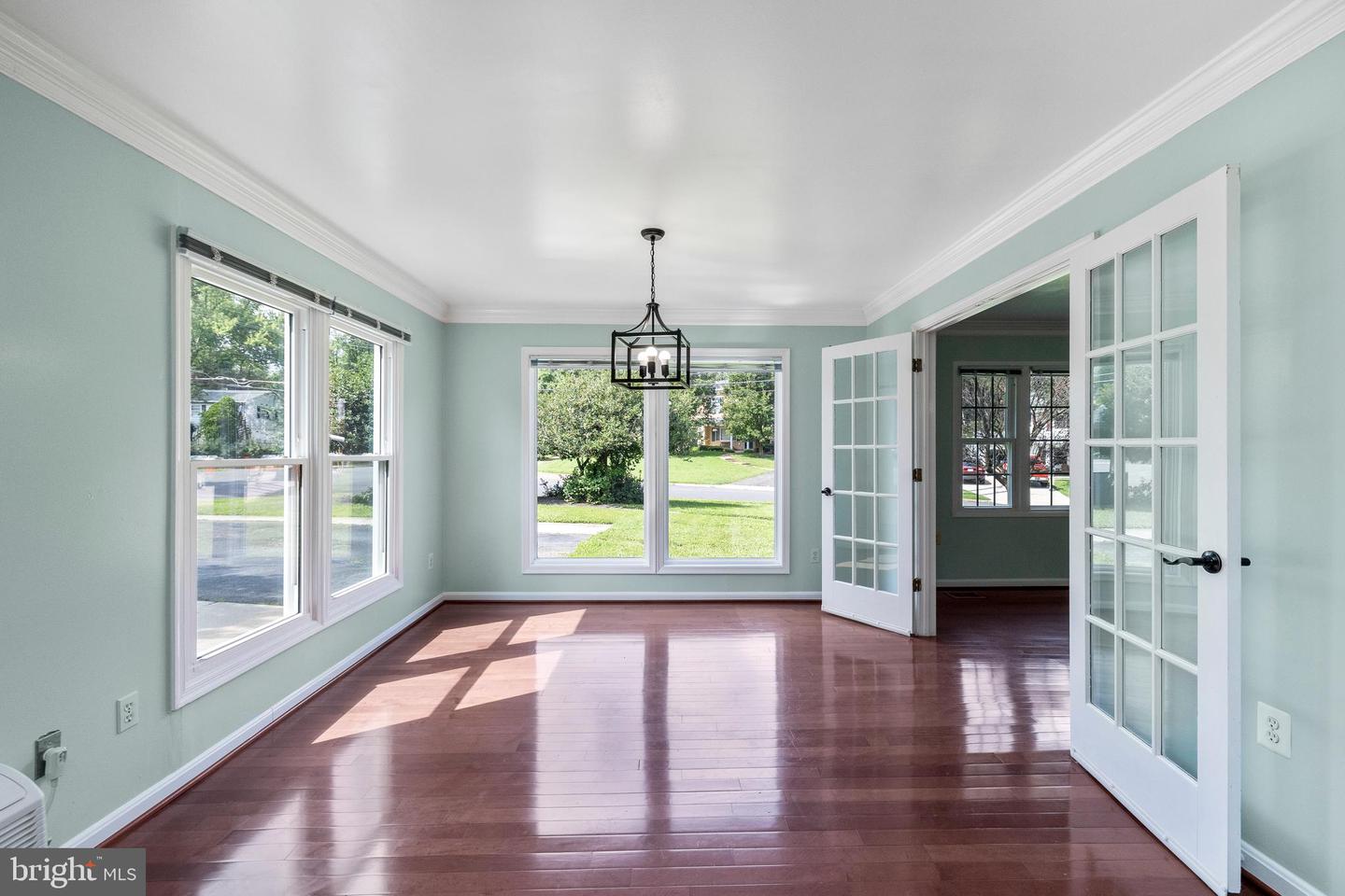5725 HABERSHAM WAY, ALEXANDRIA, Virginia 22310, 4 Bedrooms Bedrooms, ,3 BathroomsBathrooms,Residential,For sale,5725 HABERSHAM WAY,VAFX2256296 MLS # VAFX2256296