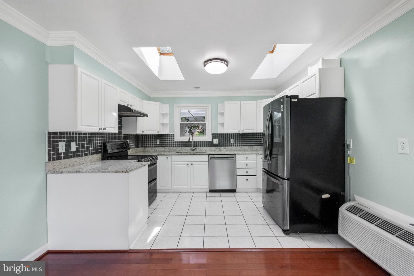 5725 HABERSHAM WAY, ALEXANDRIA, Virginia 22310, 4 Bedrooms Bedrooms, ,3 BathroomsBathrooms,Residential,For sale,5725 HABERSHAM WAY,VAFX2256296 MLS # VAFX2256296