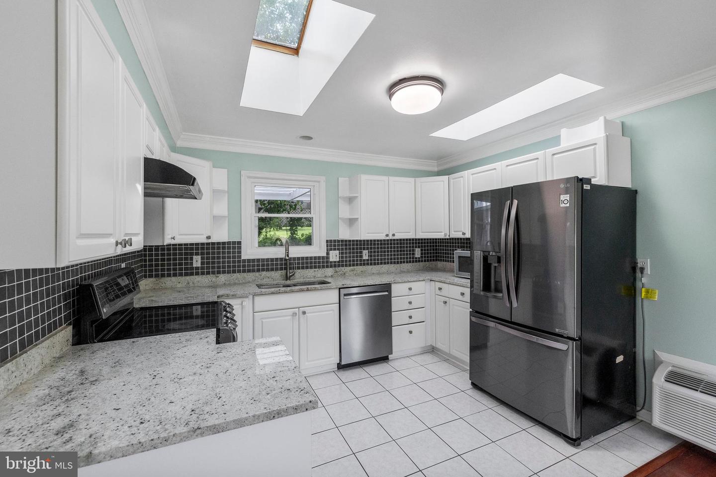 5725 HABERSHAM WAY, ALEXANDRIA, Virginia 22310, 4 Bedrooms Bedrooms, ,3 BathroomsBathrooms,Residential,For sale,5725 HABERSHAM WAY,VAFX2256296 MLS # VAFX2256296