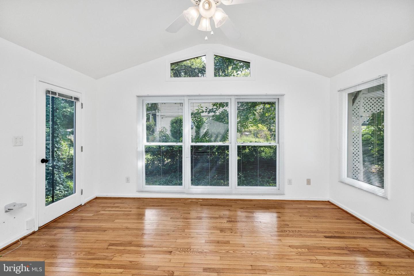 5725 HABERSHAM WAY, ALEXANDRIA, Virginia 22310, 4 Bedrooms Bedrooms, ,3 BathroomsBathrooms,Residential,For sale,5725 HABERSHAM WAY,VAFX2256296 MLS # VAFX2256296