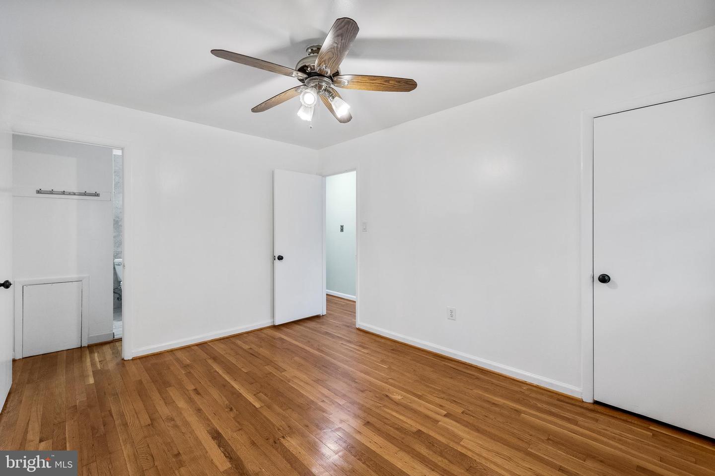5725 HABERSHAM WAY, ALEXANDRIA, Virginia 22310, 4 Bedrooms Bedrooms, ,3 BathroomsBathrooms,Residential,For sale,5725 HABERSHAM WAY,VAFX2256296 MLS # VAFX2256296