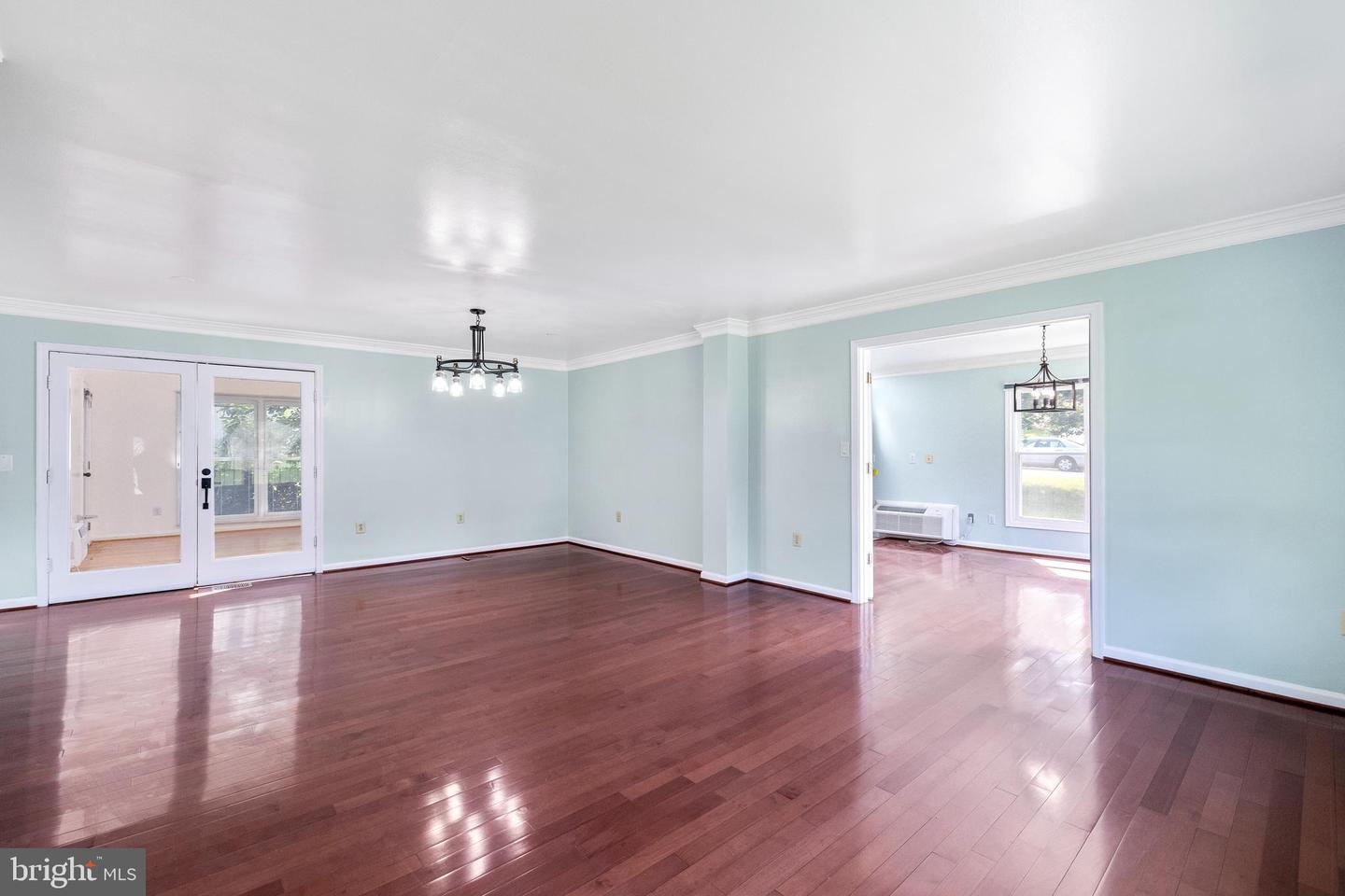 5725 HABERSHAM WAY, ALEXANDRIA, Virginia 22310, 4 Bedrooms Bedrooms, ,3 BathroomsBathrooms,Residential,For sale,5725 HABERSHAM WAY,VAFX2256296 MLS # VAFX2256296