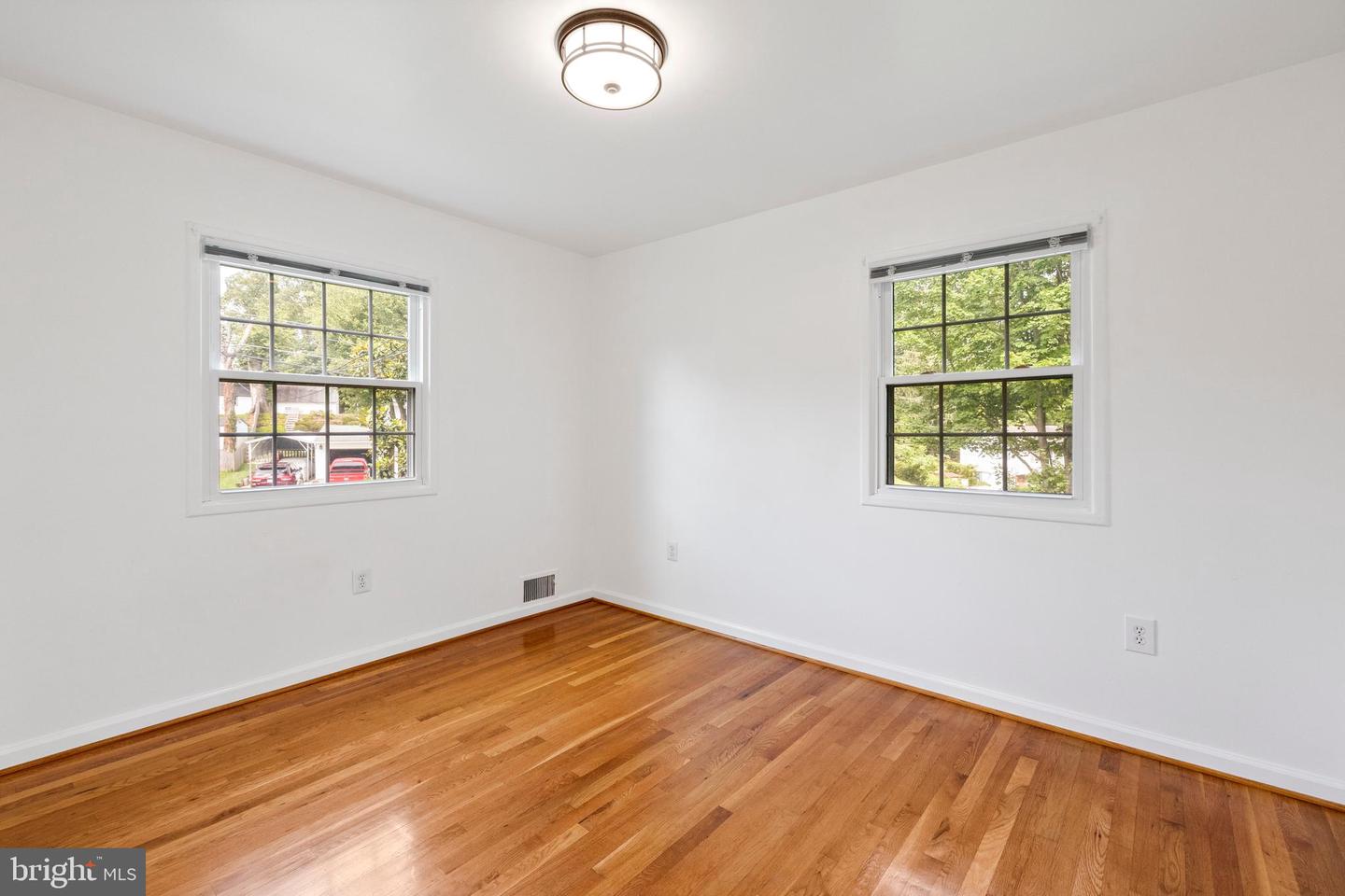 5725 HABERSHAM WAY, ALEXANDRIA, Virginia 22310, 4 Bedrooms Bedrooms, ,3 BathroomsBathrooms,Residential,For sale,5725 HABERSHAM WAY,VAFX2256296 MLS # VAFX2256296