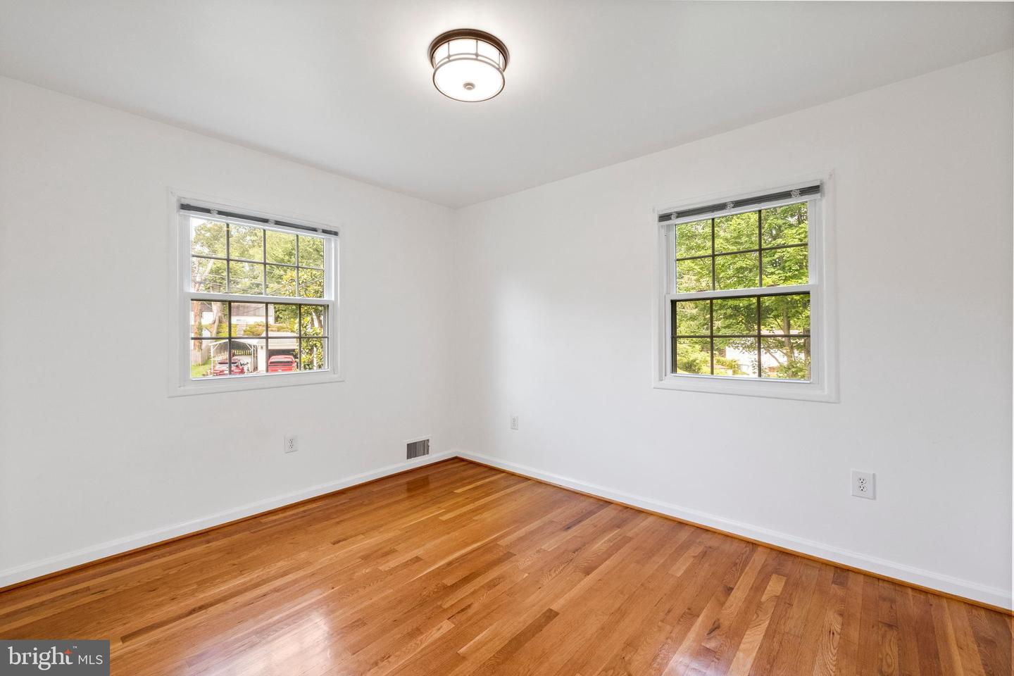 5725 HABERSHAM WAY, ALEXANDRIA, Virginia 22310, 4 Bedrooms Bedrooms, ,3 BathroomsBathrooms,Residential,For sale,5725 HABERSHAM WAY,VAFX2256296 MLS # VAFX2256296
