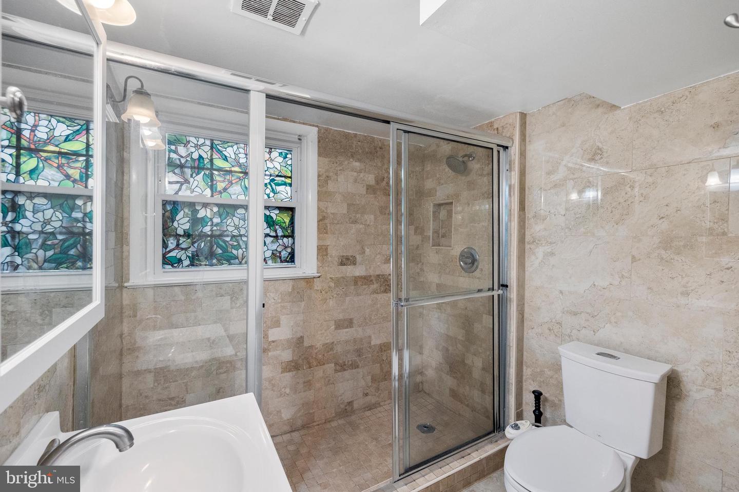 5725 HABERSHAM WAY, ALEXANDRIA, Virginia 22310, 4 Bedrooms Bedrooms, ,3 BathroomsBathrooms,Residential,For sale,5725 HABERSHAM WAY,VAFX2256296 MLS # VAFX2256296