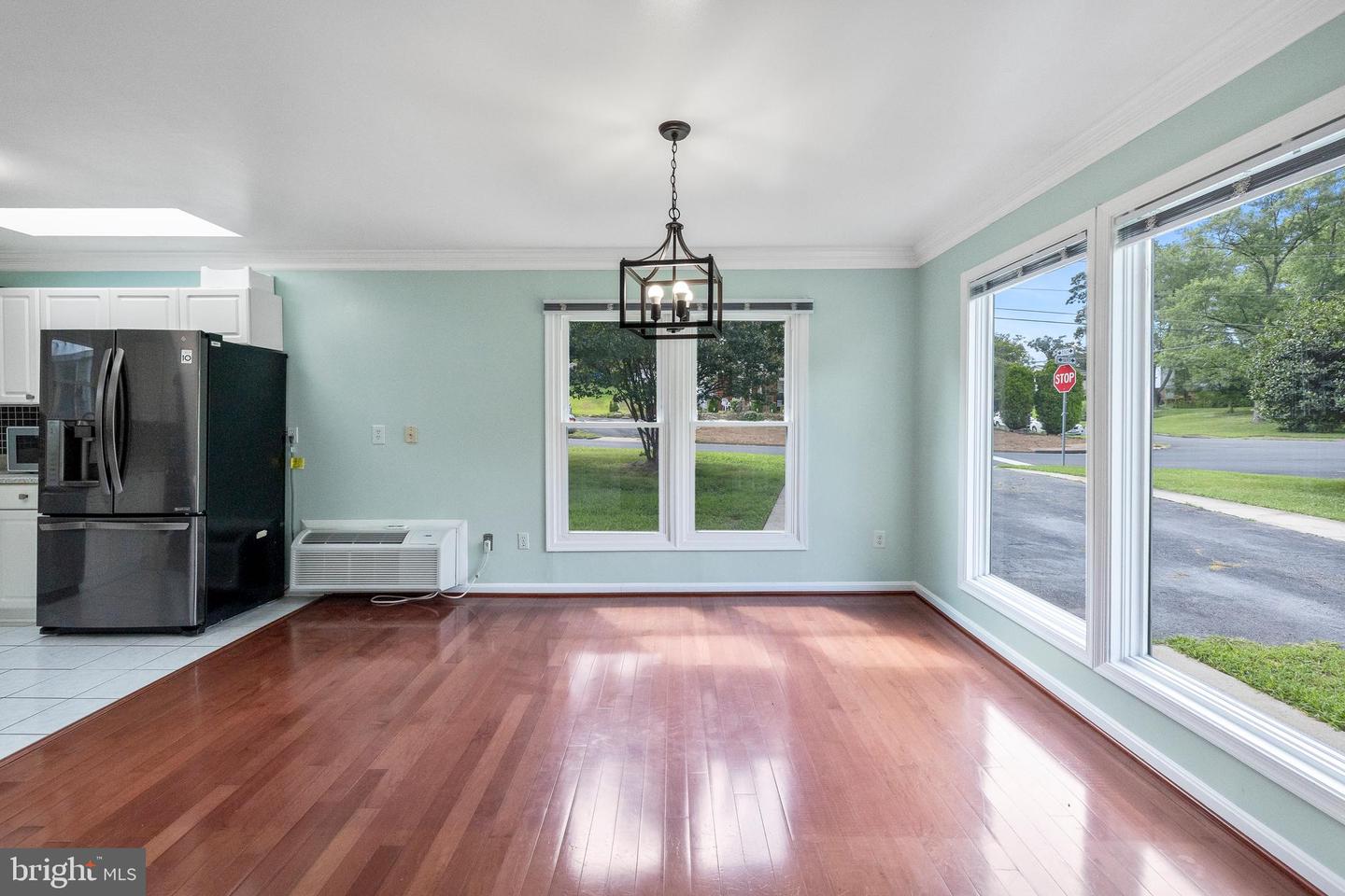 5725 HABERSHAM WAY, ALEXANDRIA, Virginia 22310, 4 Bedrooms Bedrooms, ,3 BathroomsBathrooms,Residential,For sale,5725 HABERSHAM WAY,VAFX2256296 MLS # VAFX2256296