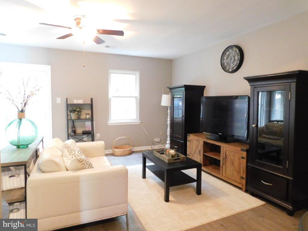 1220 THOMAS JEFFERSON PL, FREDERICKSBURG, Virginia 22405, 3 Bedrooms Bedrooms, ,1 BathroomBathrooms,Residential,For sale,1220 THOMAS JEFFERSON PL,VAST2040950 MLS # VAST2040950
