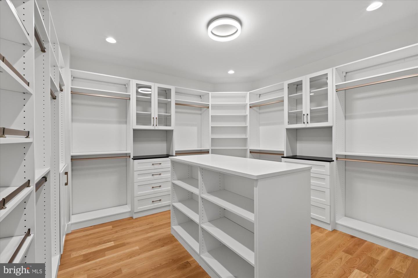 1428 WAGGAMAN CIR, MCLEAN, Virginia 22101, 6 Bedrooms Bedrooms, ,6 BathroomsBathrooms,Residential,For sale,1428 WAGGAMAN CIR,VAFX2256324 MLS # VAFX2256324
