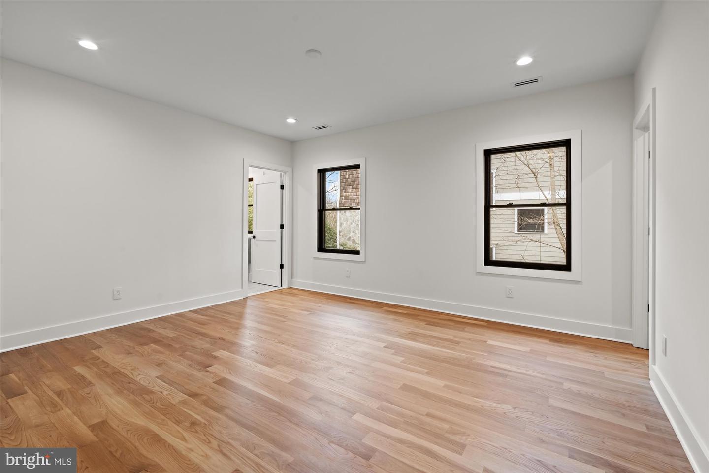 1428 WAGGAMAN CIR, MCLEAN, Virginia 22101, 6 Bedrooms Bedrooms, ,6 BathroomsBathrooms,Residential,For sale,1428 WAGGAMAN CIR,VAFX2256324 MLS # VAFX2256324