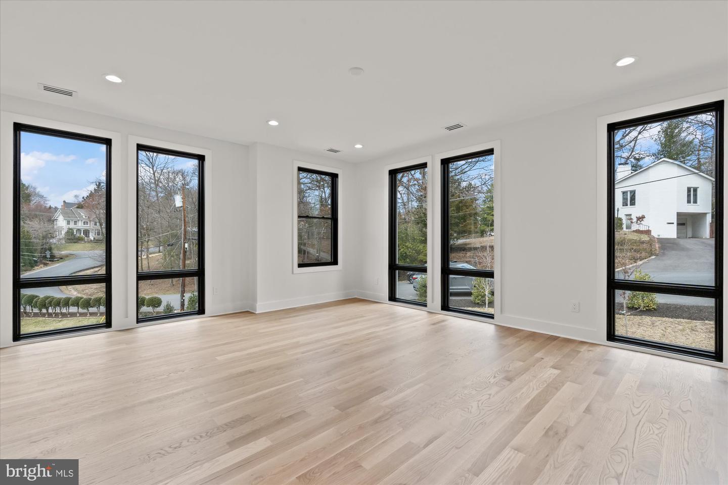 1428 WAGGAMAN CIR, MCLEAN, Virginia 22101, 6 Bedrooms Bedrooms, ,6 BathroomsBathrooms,Residential,For sale,1428 WAGGAMAN CIR,VAFX2256324 MLS # VAFX2256324
