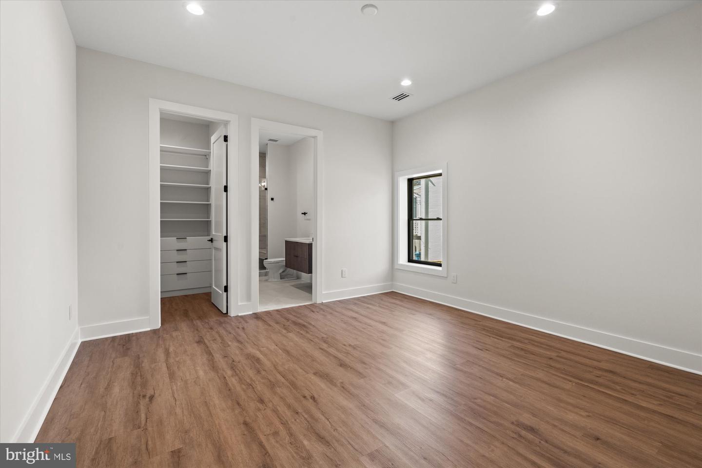 1428 WAGGAMAN CIR, MCLEAN, Virginia 22101, 6 Bedrooms Bedrooms, ,6 BathroomsBathrooms,Residential,For sale,1428 WAGGAMAN CIR,VAFX2256324 MLS # VAFX2256324