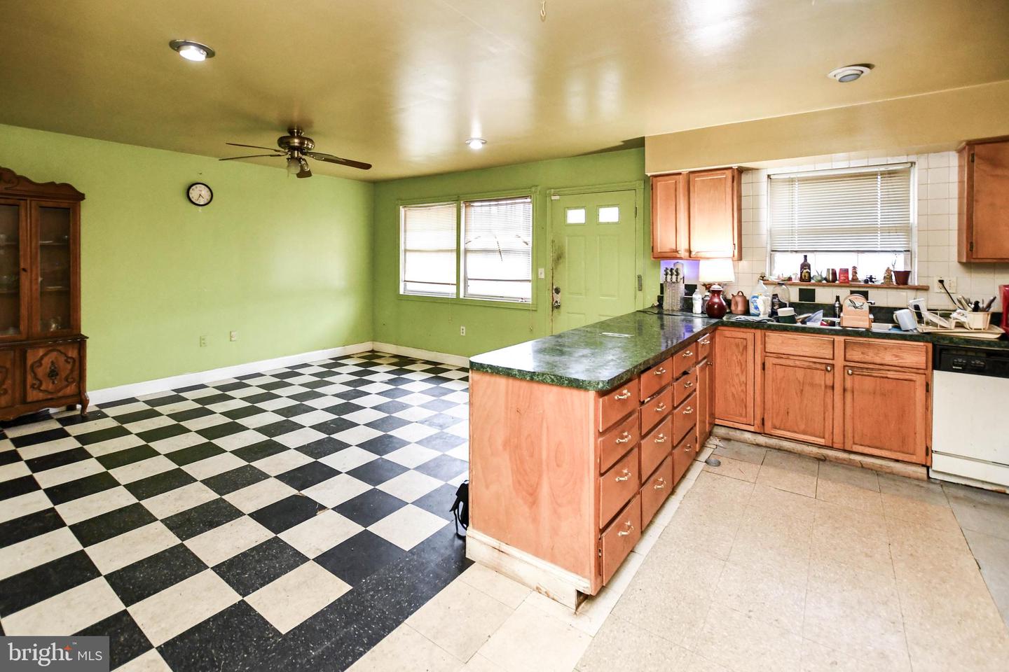 5410 CENTRAL AVE SE, WASHINGTON, District Of Columbia 20019, 3 Bedrooms Bedrooms, ,3 BathroomsBathrooms,Residential,For sale,5410 CENTRAL AVE SE,DCDC2211046 MLS # DCDC2211046