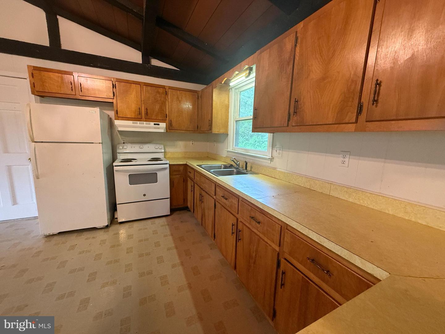 15390 JAMES MADISON PKWY, KING GEORGE, Virginia 22485, 3 Bedrooms Bedrooms, ,2 BathroomsBathrooms,Residential,For sale,15390 JAMES MADISON PKWY,VAKG2006728 MLS # VAKG2006728