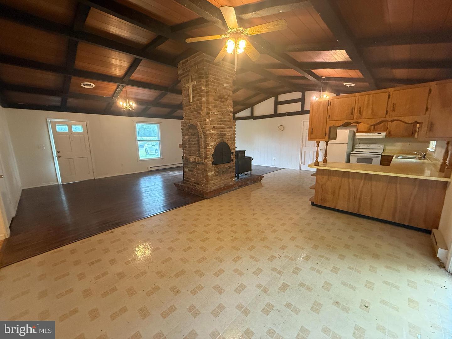 15390 JAMES MADISON PKWY, KING GEORGE, Virginia 22485, 3 Bedrooms Bedrooms, ,2 BathroomsBathrooms,Residential,For sale,15390 JAMES MADISON PKWY,VAKG2006728 MLS # VAKG2006728