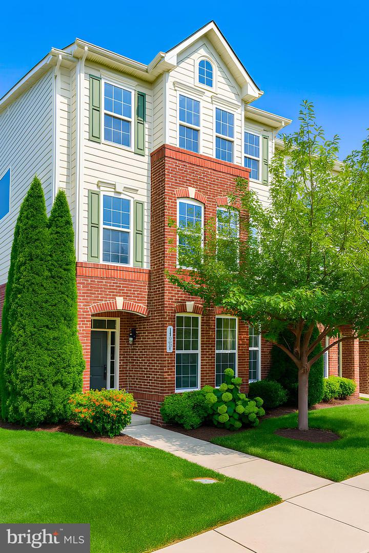 43698 CHICACOAN CREEK SQ, LEESBURG, Virginia 20176, 5 Bedrooms Bedrooms, ,3 BathroomsBathrooms,Residential,For sale,43698 CHICACOAN CREEK SQ,VALO2102598 MLS # VALO2102598