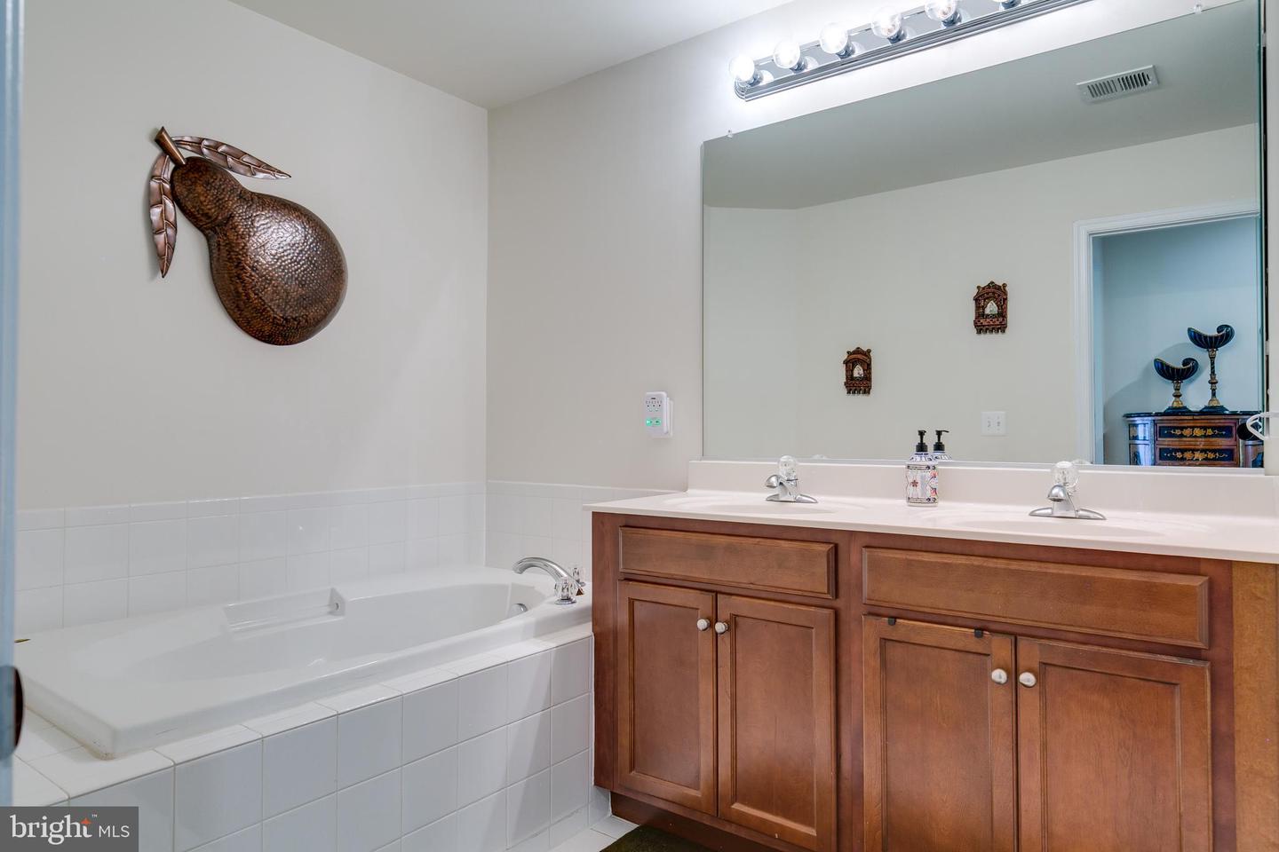 43698 CHICACOAN CREEK SQ, LEESBURG, Virginia 20176, 5 Bedrooms Bedrooms, ,3 BathroomsBathrooms,Residential,For sale,43698 CHICACOAN CREEK SQ,VALO2102598 MLS # VALO2102598