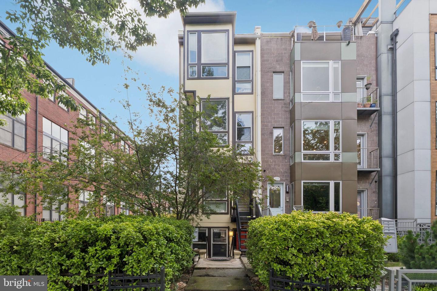 2212 11TH ST NW #1, WASHINGTON, District Of Columbia 20001, 1 Bedroom Bedrooms, ,1 BathroomBathrooms,Residential,For sale,2212 11TH ST NW #1,DCDC2211068 MLS # DCDC2211068