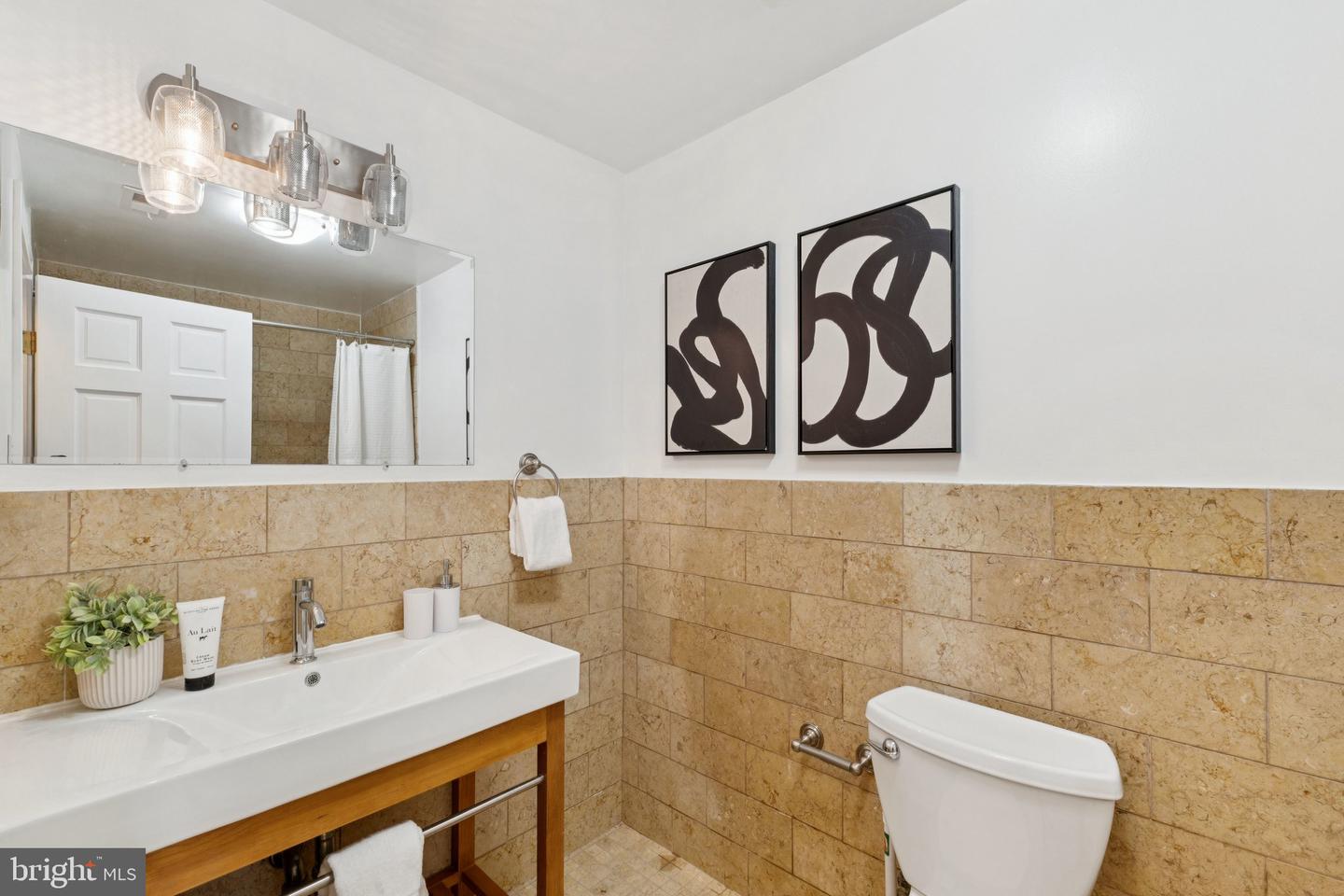 2212 11TH ST NW #1, WASHINGTON, District Of Columbia 20001, 1 Bedroom Bedrooms, ,1 BathroomBathrooms,Residential,For sale,2212 11TH ST NW #1,DCDC2211068 MLS # DCDC2211068