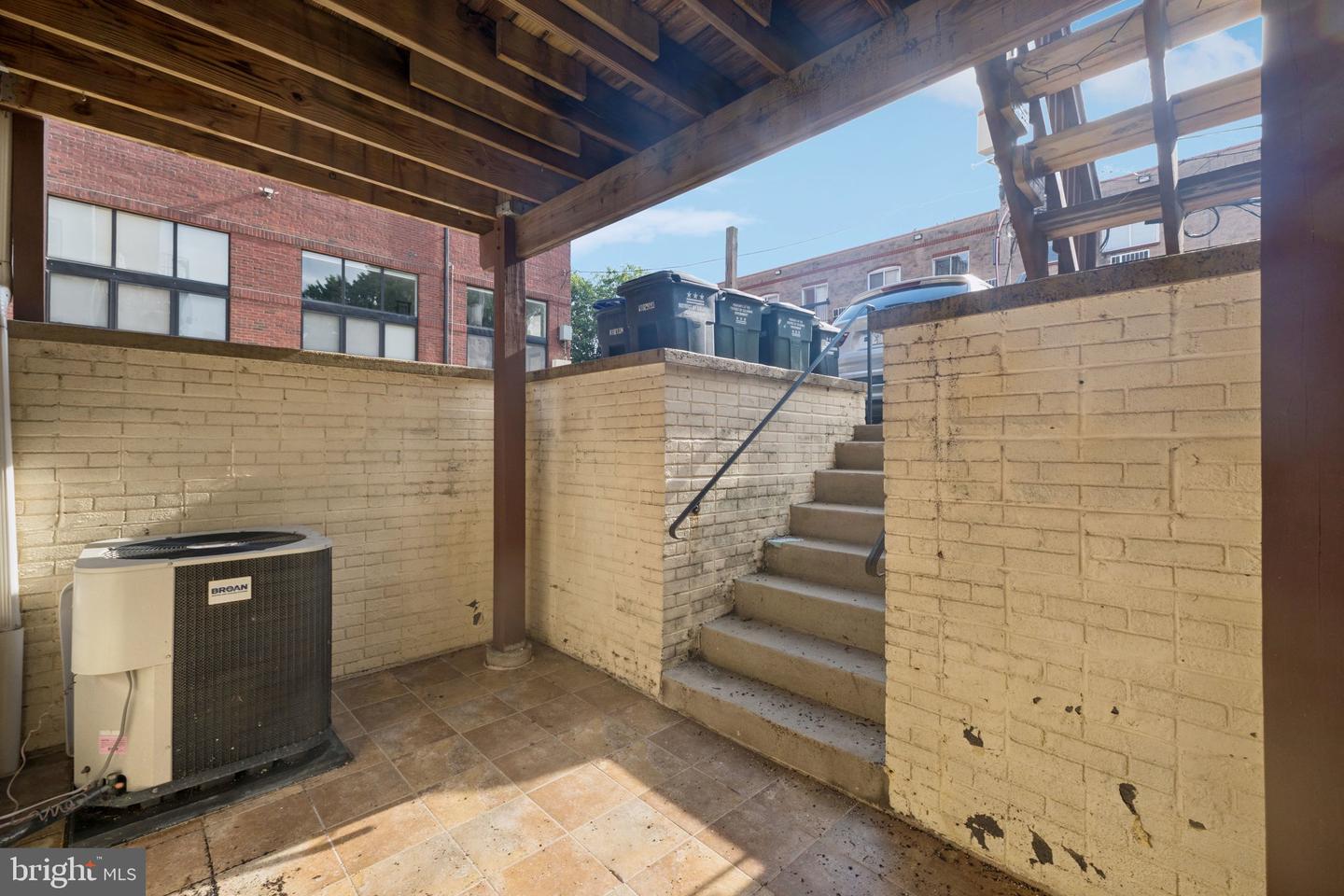2212 11TH ST NW #1, WASHINGTON, District Of Columbia 20001, 1 Bedroom Bedrooms, ,1 BathroomBathrooms,Residential,For sale,2212 11TH ST NW #1,DCDC2211068 MLS # DCDC2211068