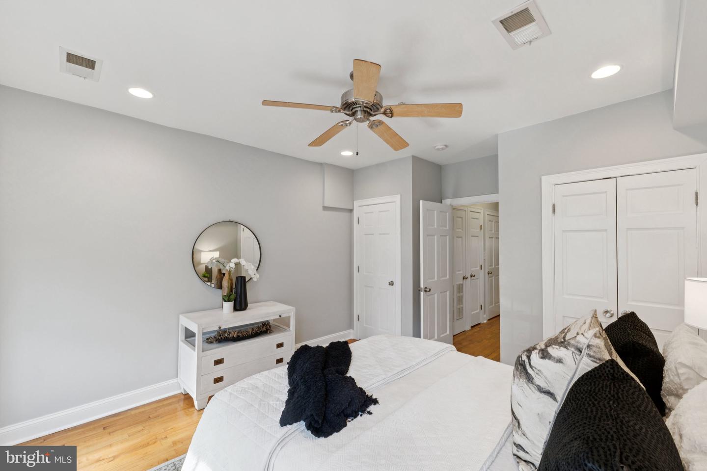 2212 11TH ST NW #1, WASHINGTON, District Of Columbia 20001, 1 Bedroom Bedrooms, ,1 BathroomBathrooms,Residential,For sale,2212 11TH ST NW #1,DCDC2211068 MLS # DCDC2211068