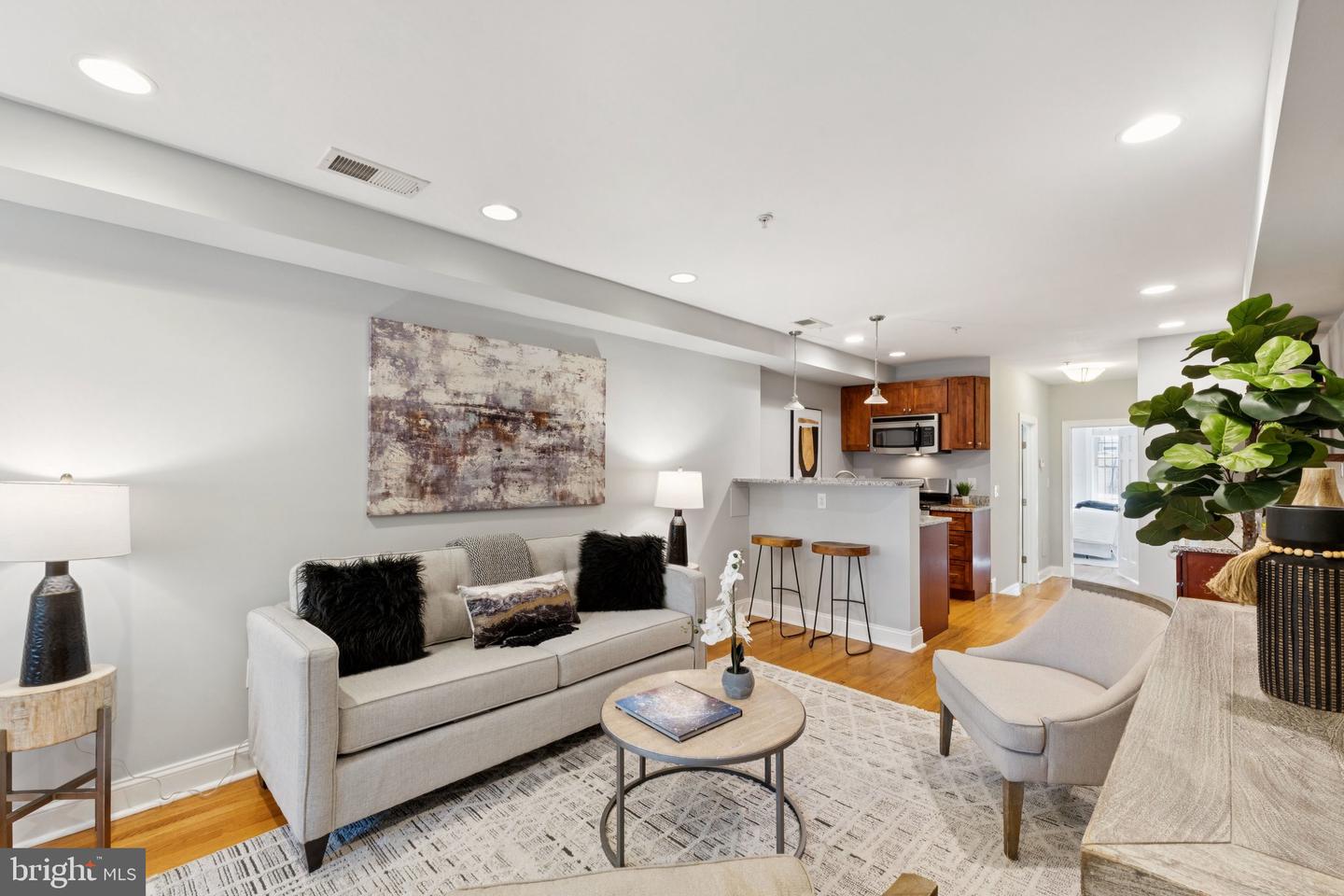 2212 11TH ST NW #1, WASHINGTON, District Of Columbia 20001, 1 Bedroom Bedrooms, ,1 BathroomBathrooms,Residential,For sale,2212 11TH ST NW #1,DCDC2211068 MLS # DCDC2211068