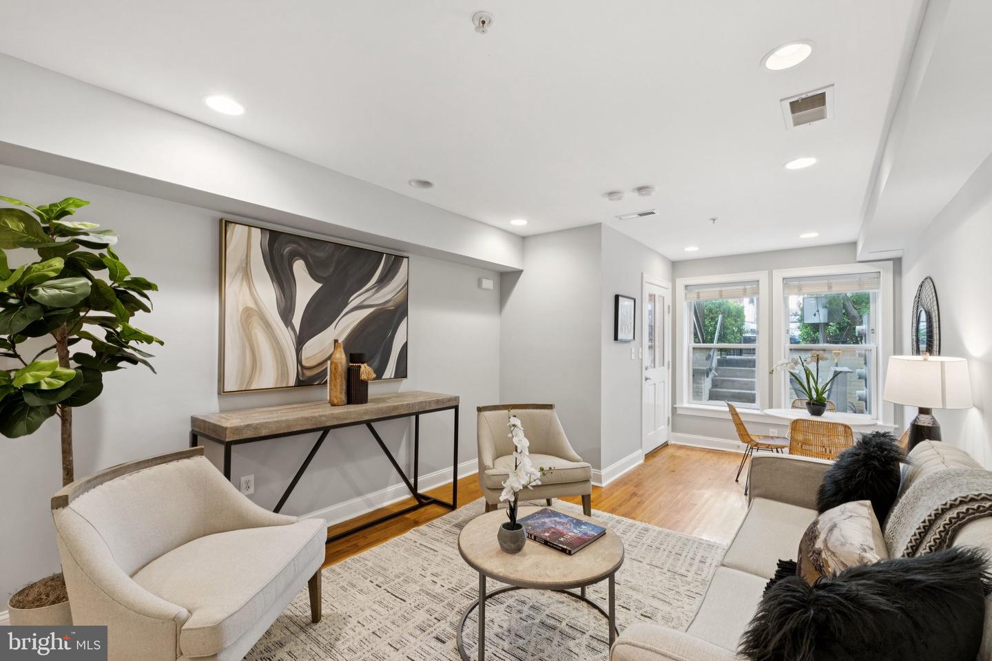 2212 11TH ST NW #1, WASHINGTON, District Of Columbia 20001, 1 Bedroom Bedrooms, ,1 BathroomBathrooms,Residential,For sale,2212 11TH ST NW #1,DCDC2211068 MLS # DCDC2211068