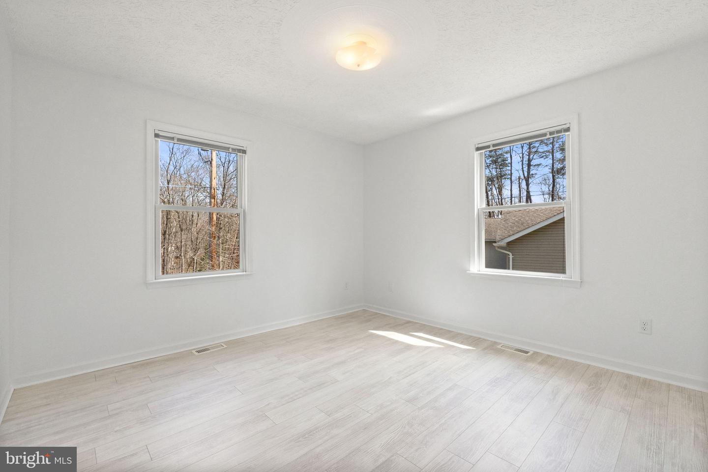 100 WOODLANDS LN, CROSS JUNCTION, Virginia 22625, 3 Bedrooms Bedrooms, ,2 BathroomsBathrooms,Residential,For sale,100 WOODLANDS LN,VAFV2035524 MLS # VAFV2035524