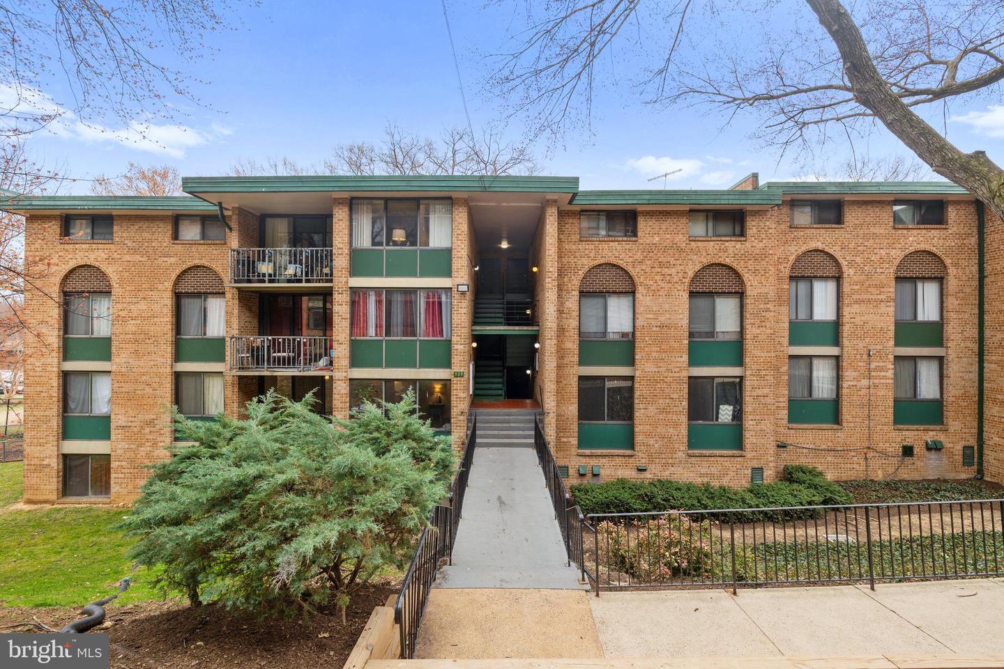 509 N ARMISTEAD ST #302, ALEXANDRIA, Virginia 22312, 2 Bedrooms Bedrooms, ,1 BathroomBathrooms,Residential,For sale,509 N ARMISTEAD ST #302,VAAX2042874 MLS # VAAX2042874