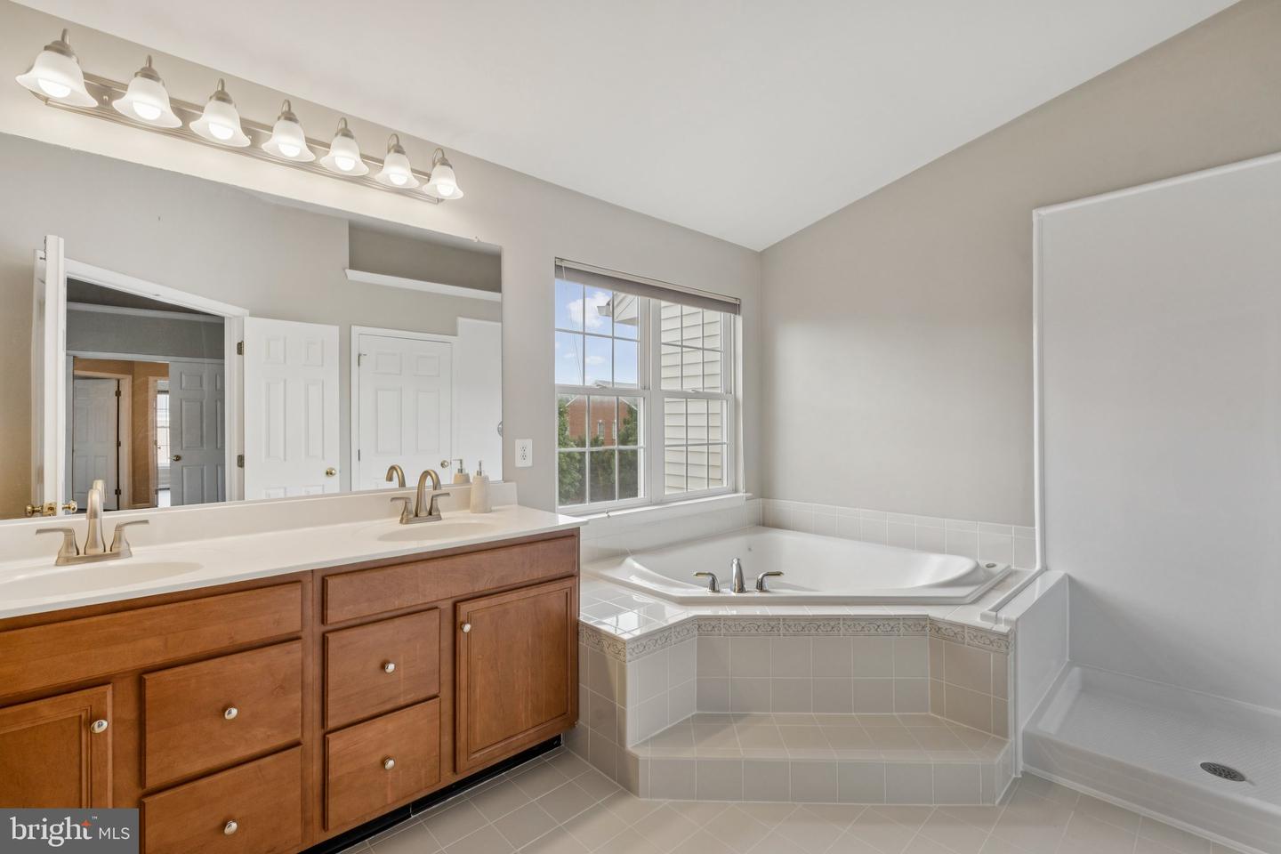 202 GRASSY RIDGE TER, PURCELLVILLE, Virginia 20132, 3 Bedrooms Bedrooms, ,2 BathroomsBathrooms,Residential,For sale,202 GRASSY RIDGE TER,VALO2093740 MLS # VALO2093740