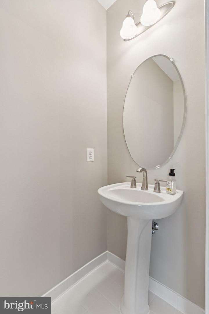 202 GRASSY RIDGE TER, PURCELLVILLE, Virginia 20132, 3 Bedrooms Bedrooms, ,2 BathroomsBathrooms,Residential,For sale,202 GRASSY RIDGE TER,VALO2093740 MLS # VALO2093740