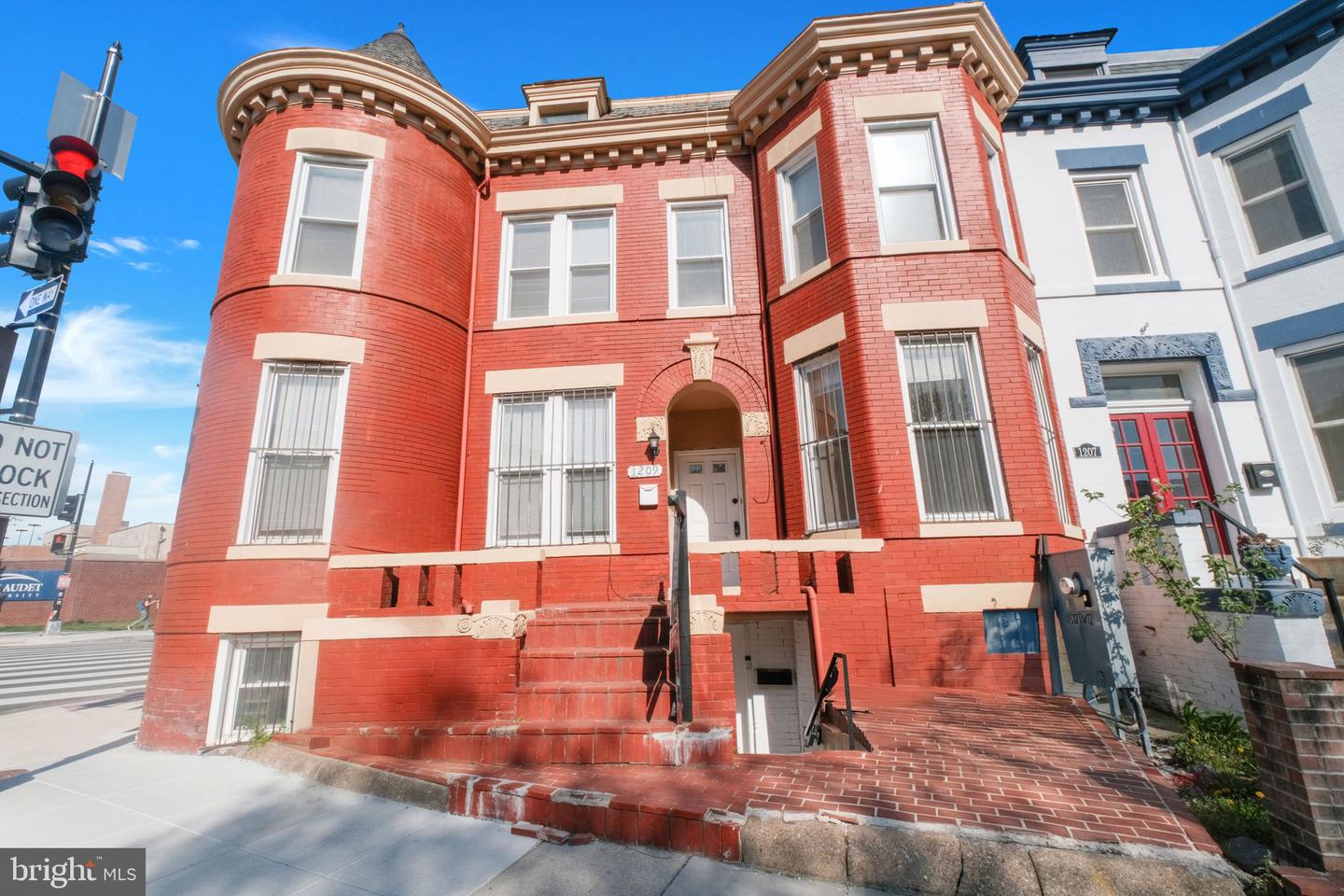 1209 6TH ST NE, WASHINGTON, District Of Columbia 20002, 6 Bedrooms Bedrooms, ,2 BathroomsBathrooms,Residential,For sale,1209 6TH ST NE,DCDC2196184 MLS # DCDC2196184