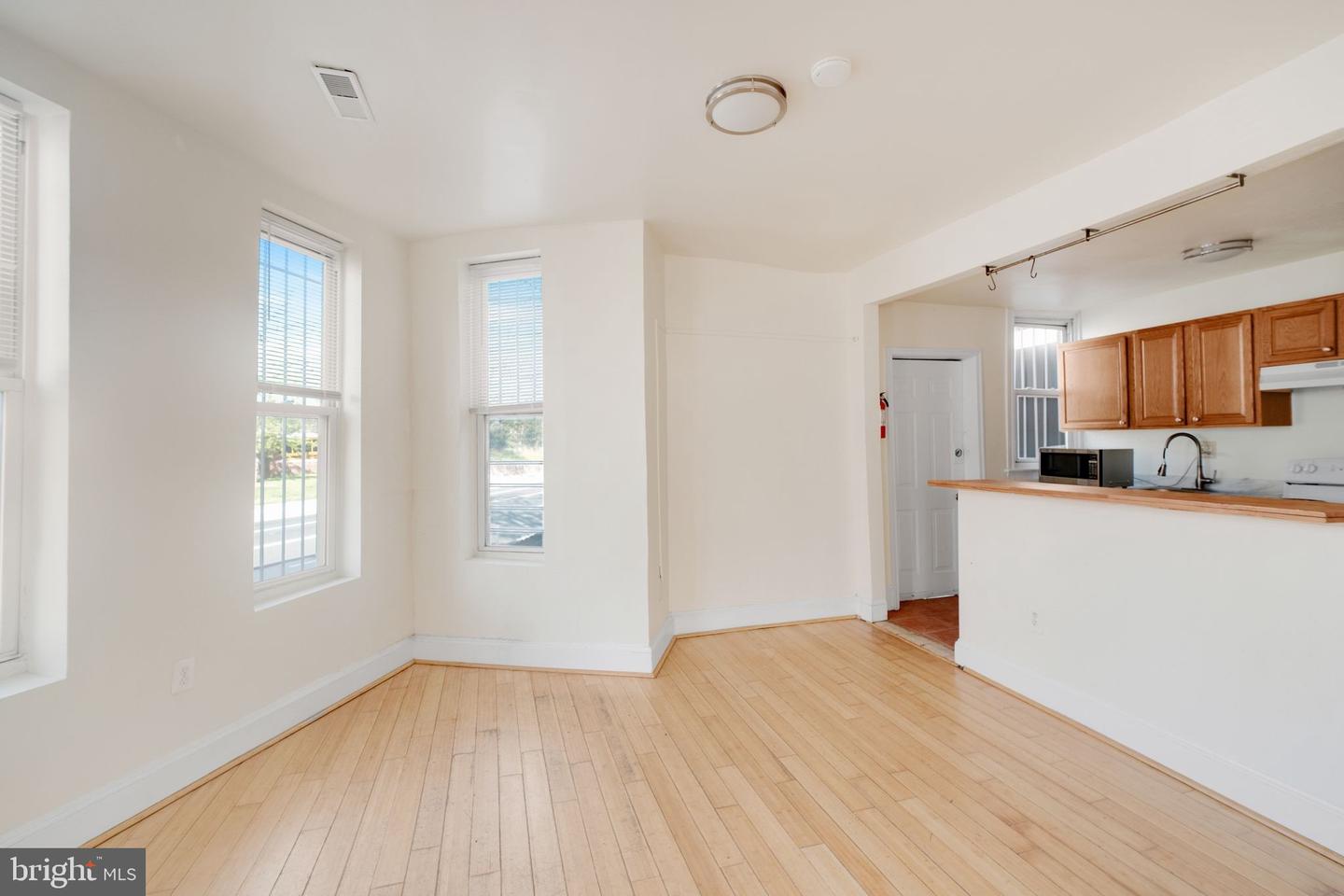 1209 6TH ST NE, WASHINGTON, District Of Columbia 20002, 6 Bedrooms Bedrooms, ,2 BathroomsBathrooms,Residential,For sale,1209 6TH ST NE,DCDC2196184 MLS # DCDC2196184