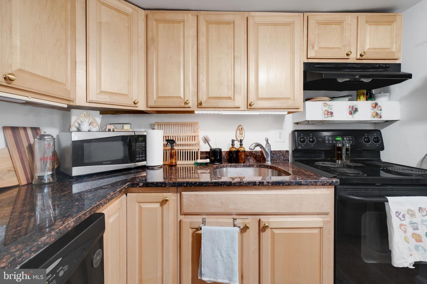 1209 6TH ST NE, WASHINGTON, District Of Columbia 20002, 6 Bedrooms Bedrooms, ,2 BathroomsBathrooms,Residential,For sale,1209 6TH ST NE,DCDC2196184 MLS # DCDC2196184