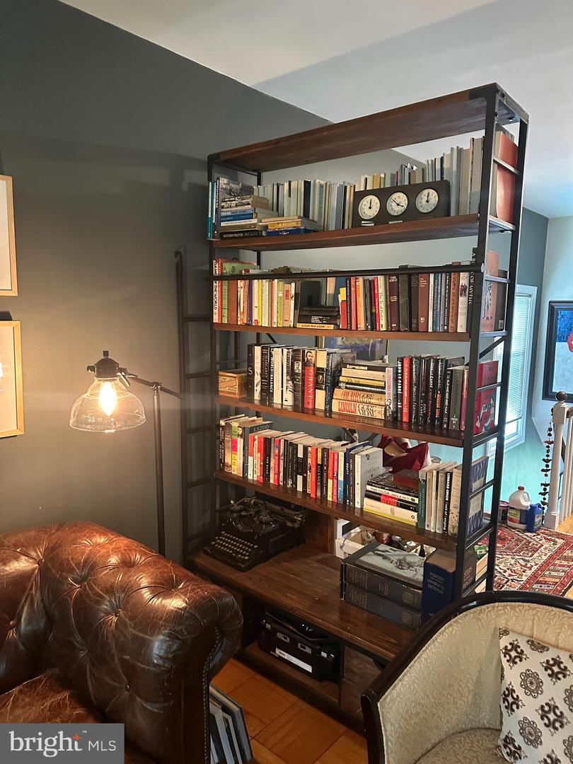 3300 VALLEY DR, ALEXANDRIA, Virginia 22302, 1 Bedroom Bedrooms, ,1 BathroomBathrooms,Residential,For sale,3300 VALLEY DR,VAAX2044624 MLS # VAAX2044624