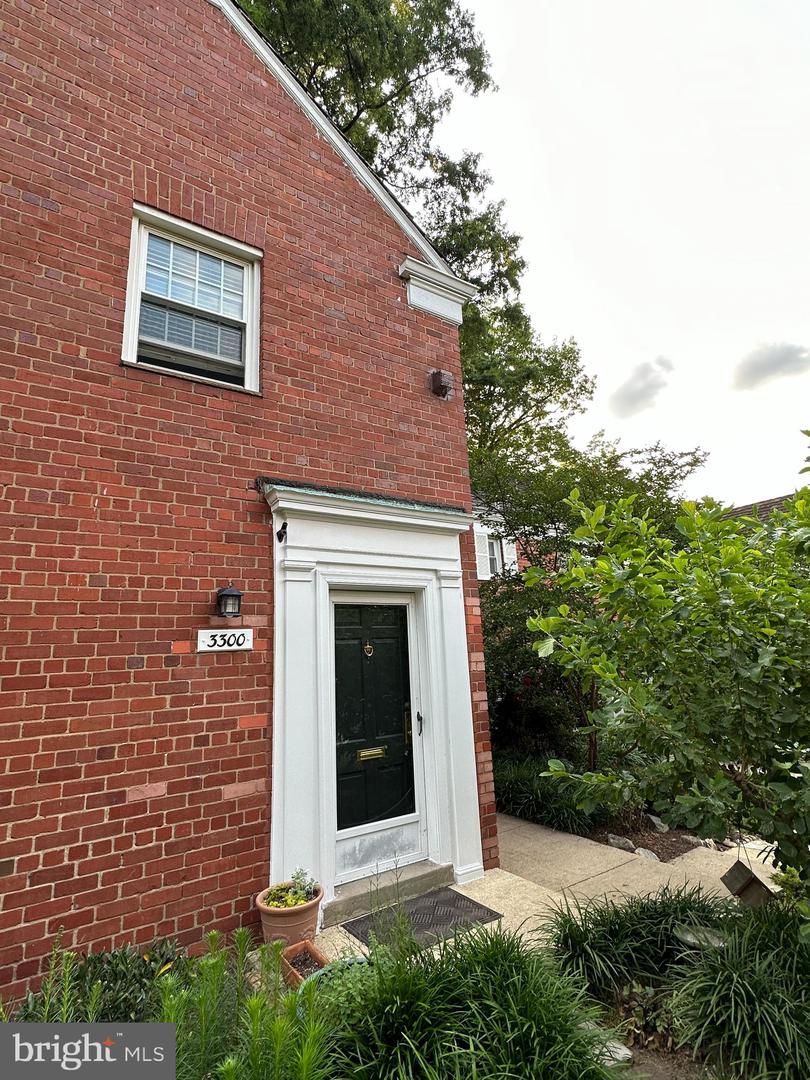 3300 VALLEY DR, ALEXANDRIA, Virginia 22302, 1 Bedroom Bedrooms, ,1 BathroomBathrooms,Residential,For sale,3300 VALLEY DR,VAAX2044624 MLS # VAAX2044624