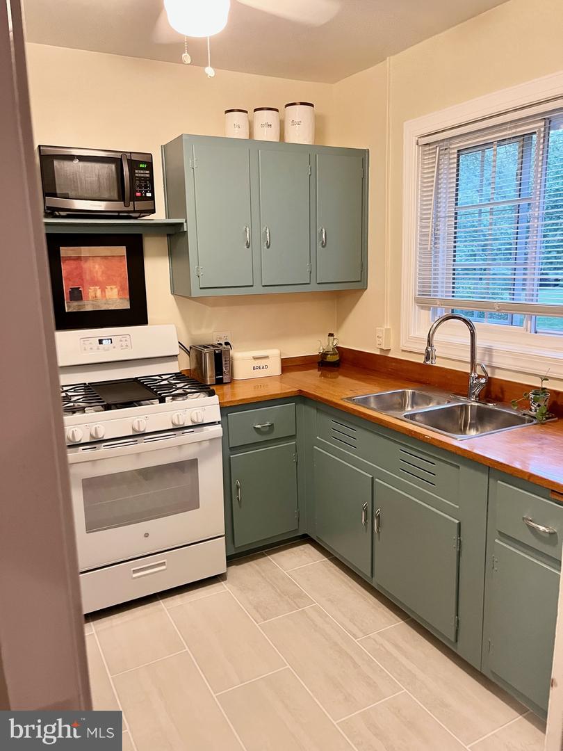 3300 VALLEY DR, ALEXANDRIA, Virginia 22302, 1 Bedroom Bedrooms, ,1 BathroomBathrooms,Residential,For sale,3300 VALLEY DR,VAAX2044624 MLS # VAAX2044624