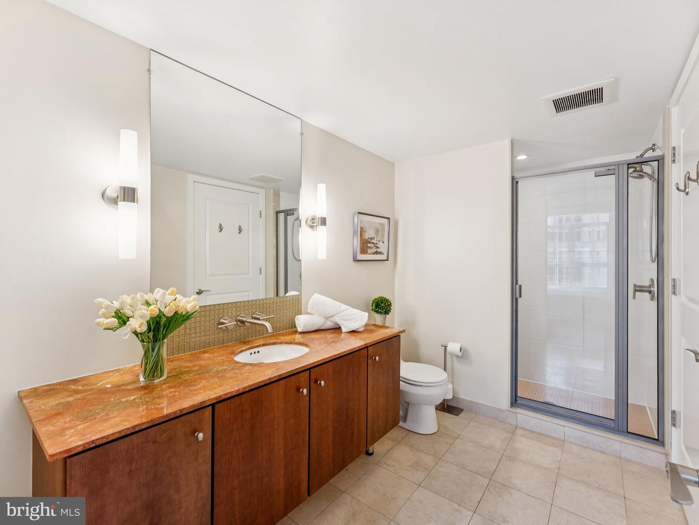 1025 1ST ST SE #1212, WASHINGTON, District Of Columbia 20003, 2 Bedrooms Bedrooms, ,2 BathroomsBathrooms,Residential,For sale,1025 1ST ST SE #1212,DCDC2200752 MLS # DCDC2200752