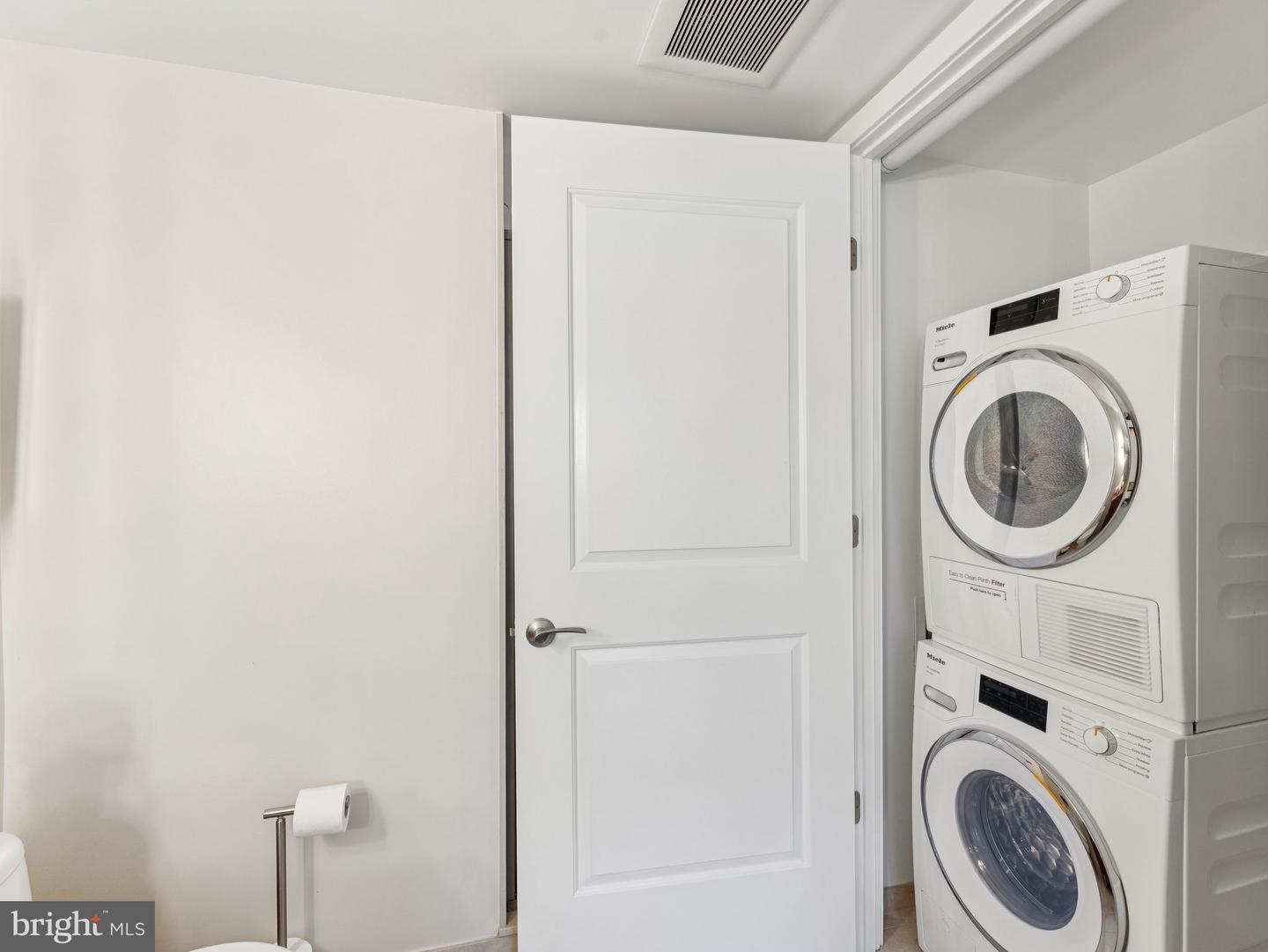 1025 1ST ST SE #1212, WASHINGTON, District Of Columbia 20003, 2 Bedrooms Bedrooms, ,2 BathroomsBathrooms,Residential,For sale,1025 1ST ST SE #1212,DCDC2200752 MLS # DCDC2200752