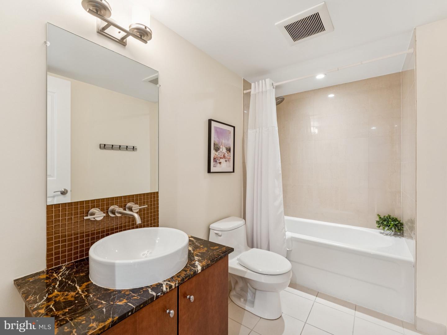 1025 1ST ST SE #1212, WASHINGTON, District Of Columbia 20003, 2 Bedrooms Bedrooms, ,2 BathroomsBathrooms,Residential,For sale,1025 1ST ST SE #1212,DCDC2200752 MLS # DCDC2200752