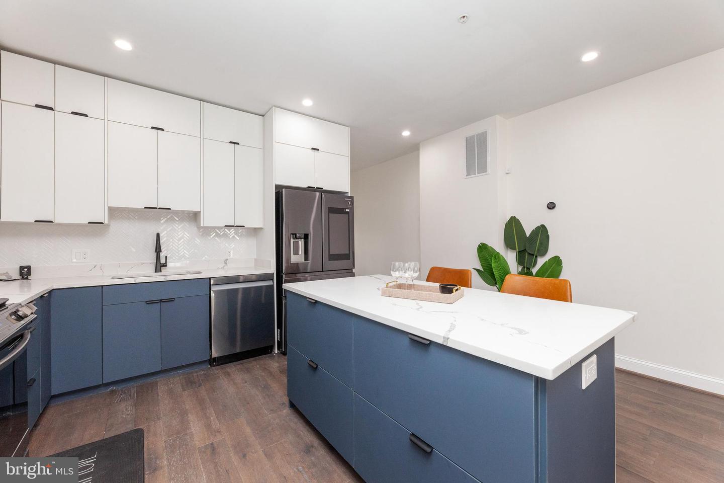 734 KENYON ST NW #2, WASHINGTON, District Of Columbia 20010, 4 Bedrooms Bedrooms, ,3 BathroomsBathrooms,Residential,For sale,734 KENYON ST NW #2,DCDC2204610 MLS # DCDC2204610