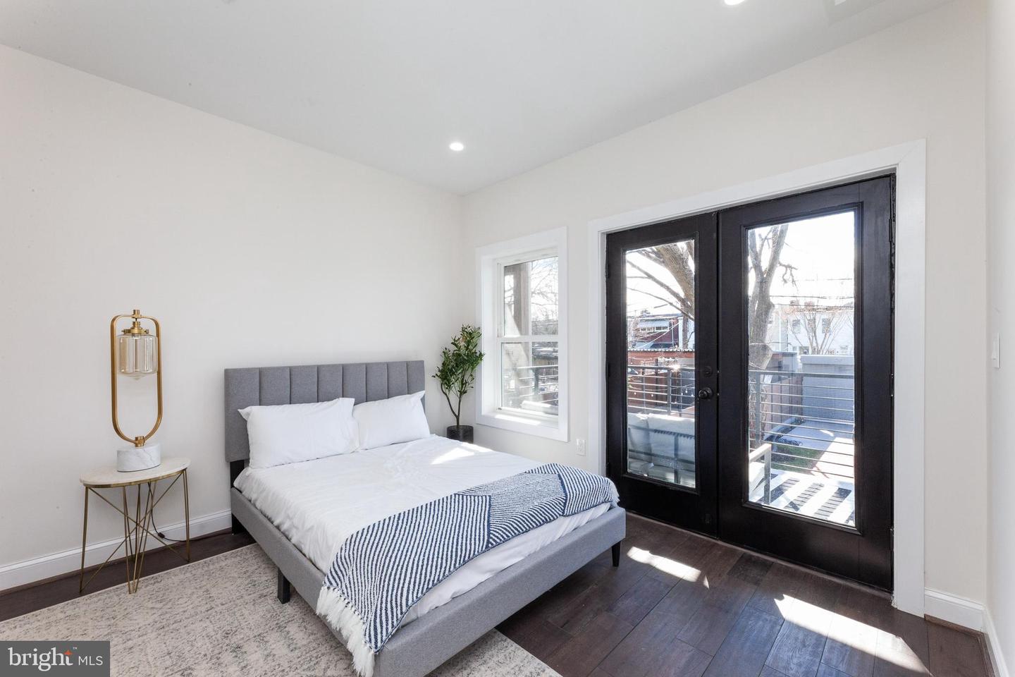 734 KENYON ST NW #2, WASHINGTON, District Of Columbia 20010, 4 Bedrooms Bedrooms, ,3 BathroomsBathrooms,Residential,For sale,734 KENYON ST NW #2,DCDC2204610 MLS # DCDC2204610